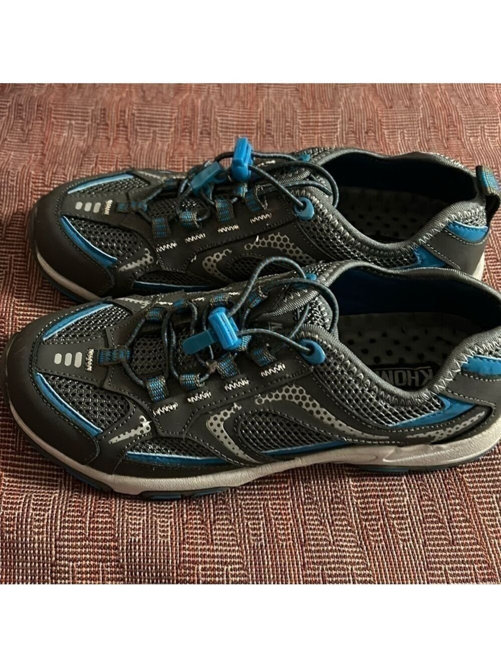 Khombu sneakers (7) NWOB light weight. Elastic laces and ties - Picture 3 of 4